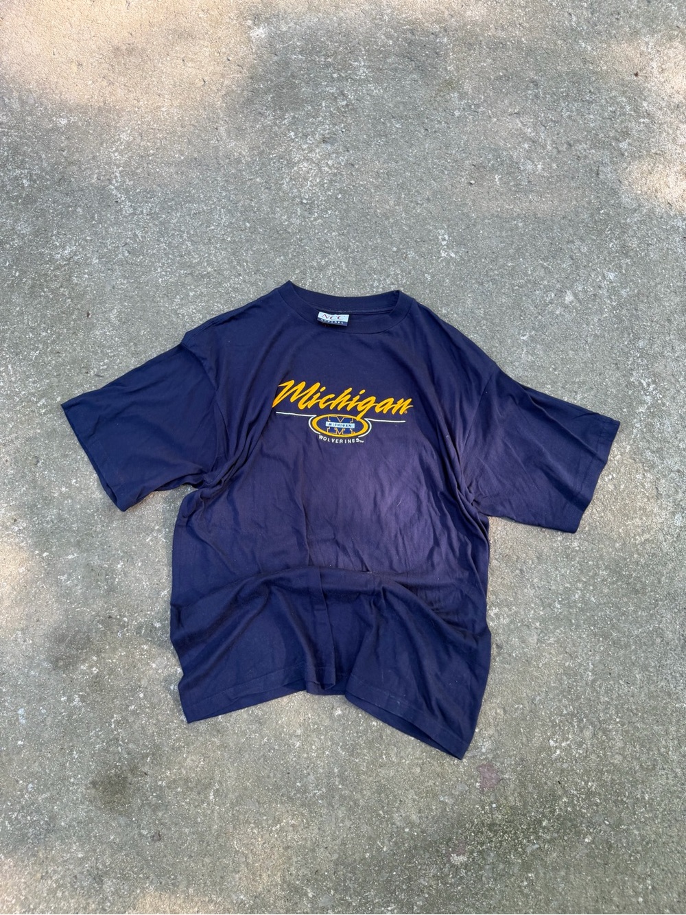Vintage 90s baggy Michigan Wolverines faded tee